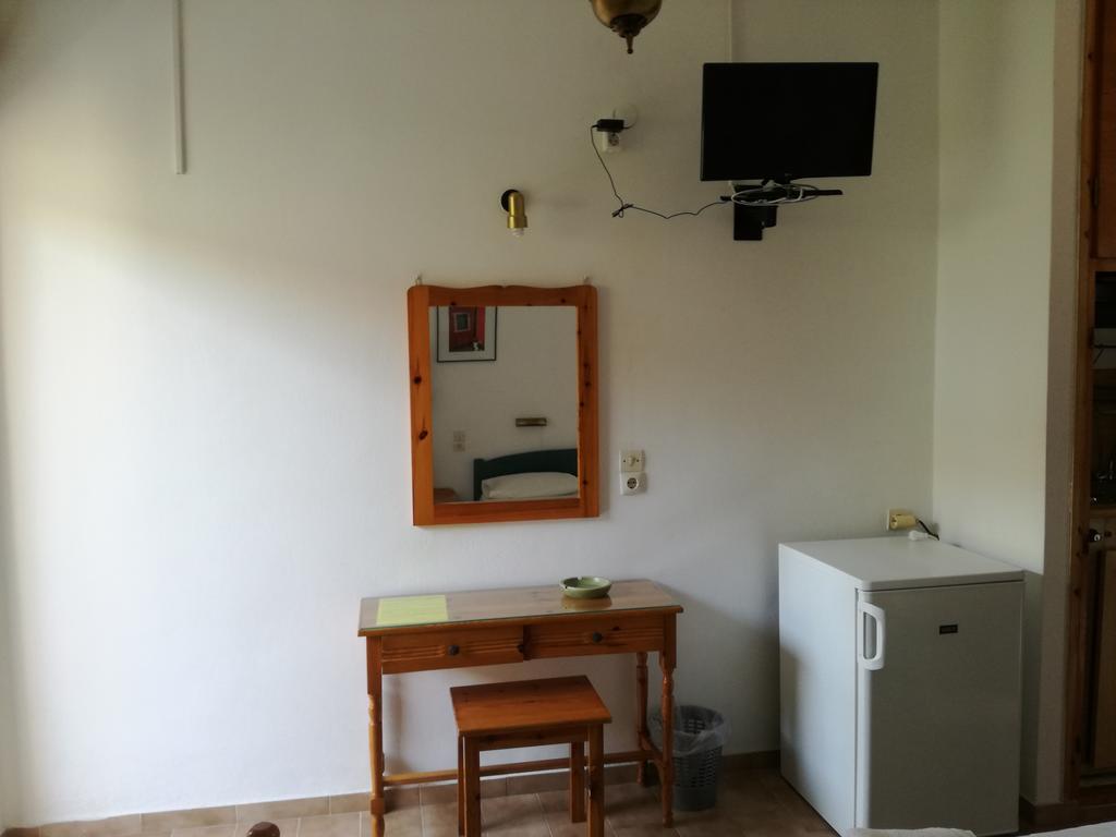 Pericles Studios Agia Marina  المظهر الخارجي الصورة