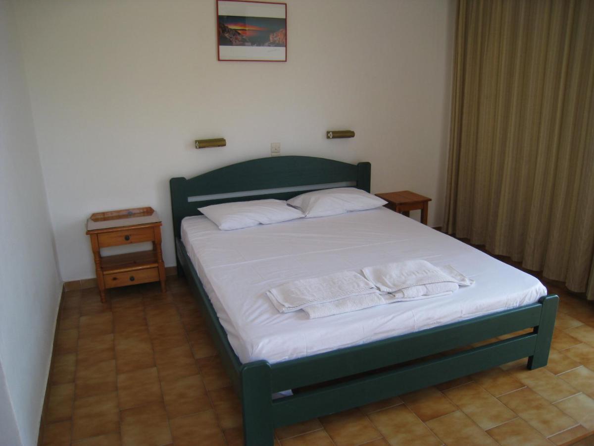 Pericles Studios Agia Marina  الغرفة الصورة